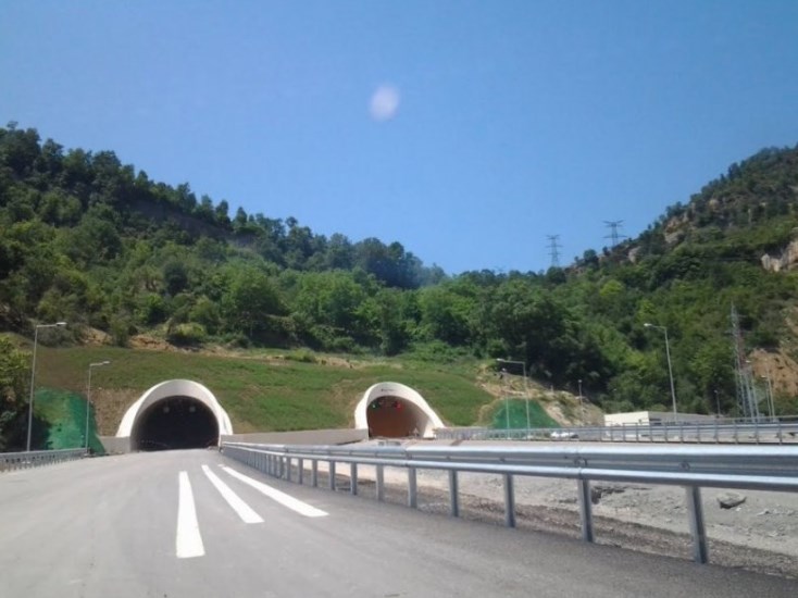 Tjeter tunel ne Tirane-Elbasan, mund te ndertohet ne pjesen ku ka rreshqitje